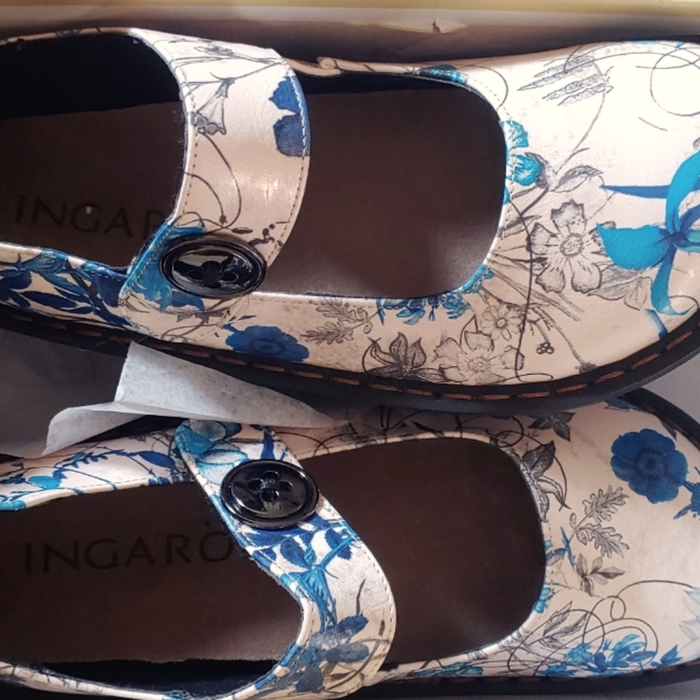 Ingaro brand shoes for women. Size 6